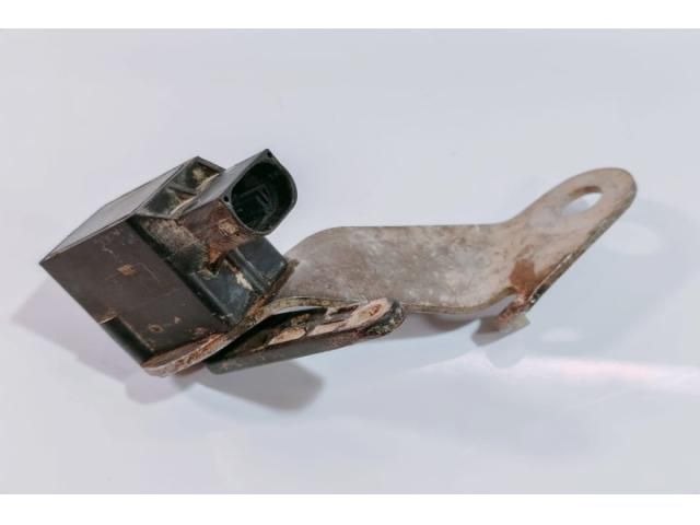 bontott BMW 5 E60 Jeladó (Magában)