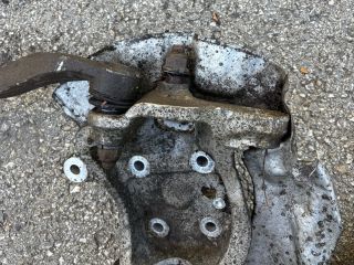 bontott BMW 5 E60 Jobb első Csonkállvány