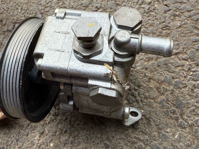 bontott BMW 5 E60 Kormányszervó Motor (Hidraulikus)