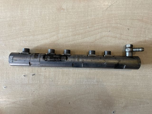 bontott BMW 5 E60 Közösnyomócső