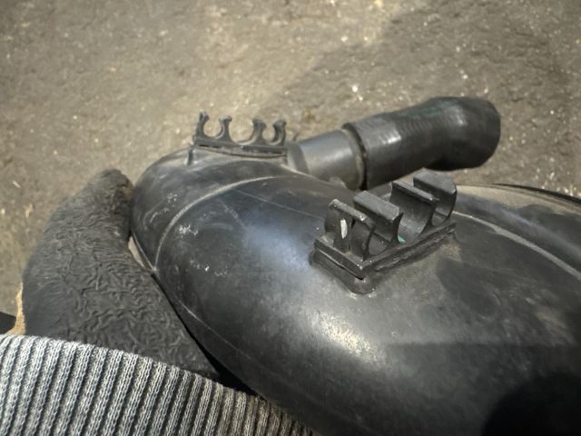 bontott BMW 5 E60 Légbeömlő Cső