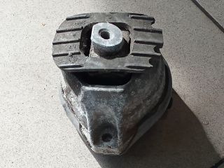 bontott BMW 5 E60 Motor Tartó Bak (Pozíciófüggetlen)