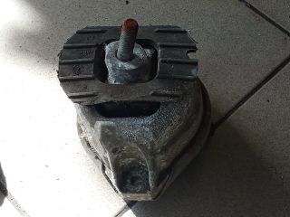 bontott BMW 5 E60 Motor Tartó Bak (Pozíciófüggetlen)