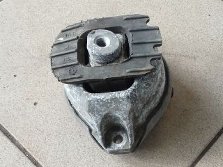bontott BMW 5 E60 Motor Tartó Bak (Pozíciófüggetlen)