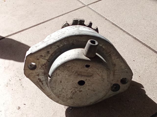 bontott BMW 5 E60 Motor Tartó Bak (Pozíciófüggetlen)