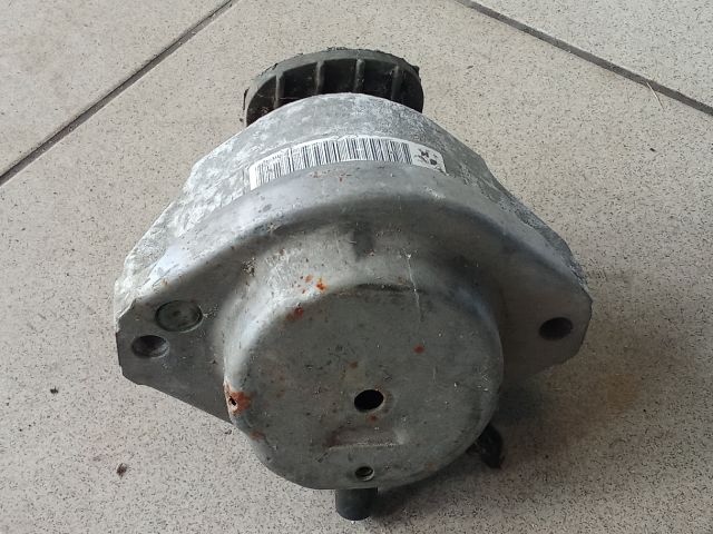 bontott BMW 5 E60 Motor Tartó Bak (Pozíciófüggetlen)