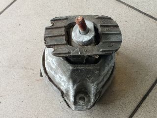 bontott BMW 5 E60 Motor Tartó Bak (Pozíciófüggetlen)