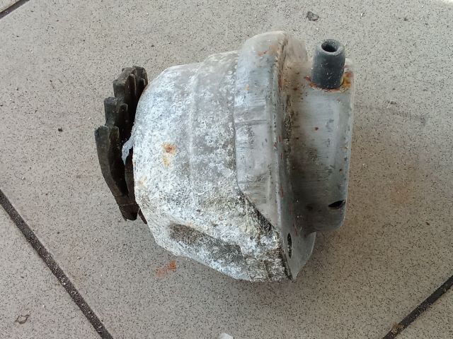 bontott BMW 5 E60 Motor Tartó Bak (Pozíciófüggetlen)