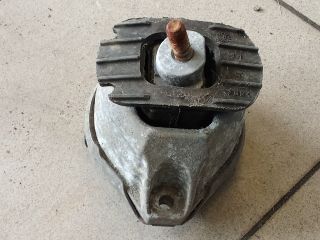 bontott BMW 5 E60 Motor Tartó Bak (Pozíciófüggetlen)