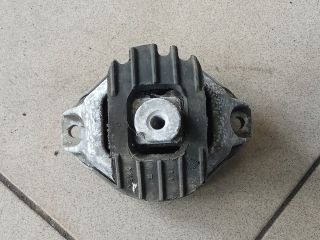bontott BMW 5 E60 Motor Tartó Bak (Pozíciófüggetlen)