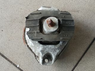 bontott BMW 5 E60 Motor Tartó Bak (Pozíciófüggetlen)