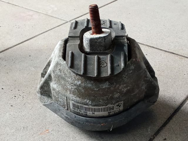 bontott BMW 5 E60 Motor Tartó Bak (Pozíciófüggetlen)