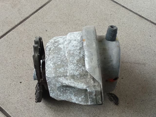 bontott BMW 5 E60 Motor Tartó Bak (Pozíciófüggetlen)