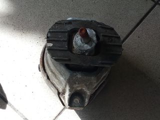 bontott BMW 5 E60 Motor Tartó Bak (Pozíciófüggetlen)