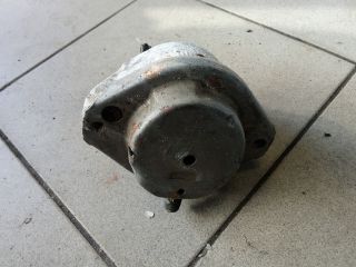 bontott BMW 5 E60 Motor Tartó Bak (Pozíciófüggetlen)