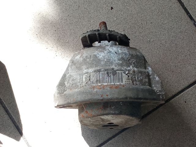 bontott BMW 5 E60 Motor Tartó Bak (Pozíciófüggetlen)