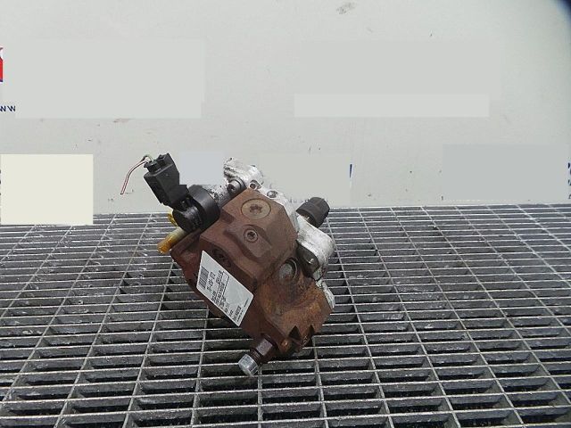 bontott BMW 5 E60 Nagynyomású Szivattyú