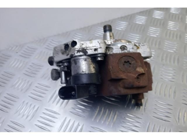 bontott BMW 5 E60 Nagynyomású Szivattyú