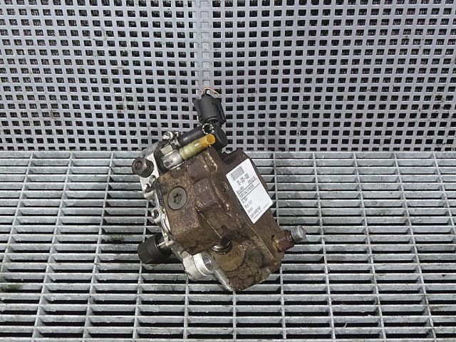 bontott BMW 5 E60 Nagynyomású Szivattyú