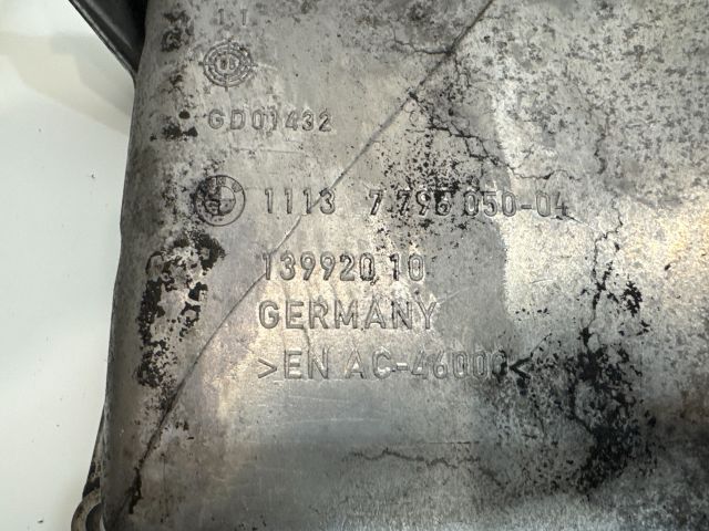 bontott BMW 5 E60 Olajteknő