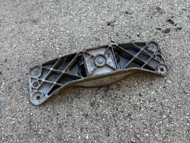 bontott BMW 5 E60 Váltó Tartó Bak (Pozíciófüggetlen)