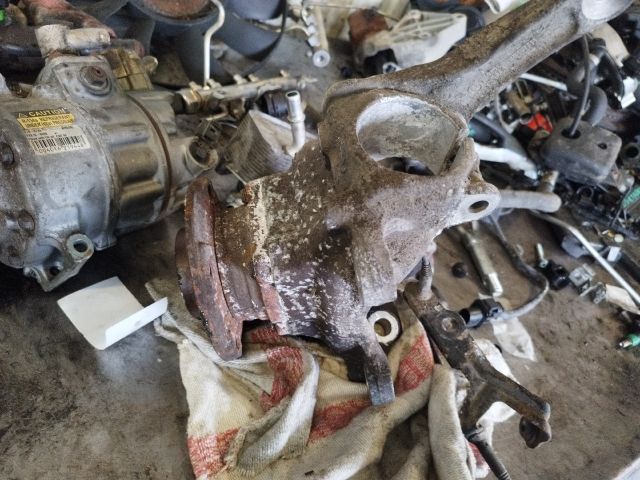 bontott BMW 5 E60 Bal első Csonkállvány Kerékaggyal