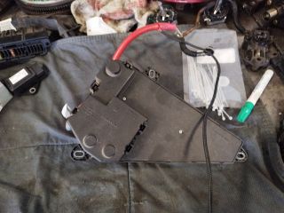 bontott BMW 5 E60 Biztosítéktábla Motortér