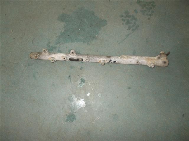 bontott BMW 5 E60 Közösnyomócső