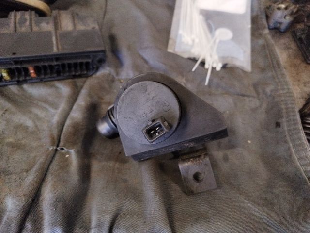 bontott BMW 5 E60 Vízpumpa