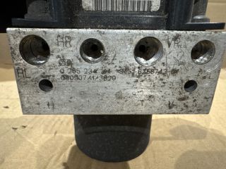 bontott BMW 5 E60 ABS Kocka