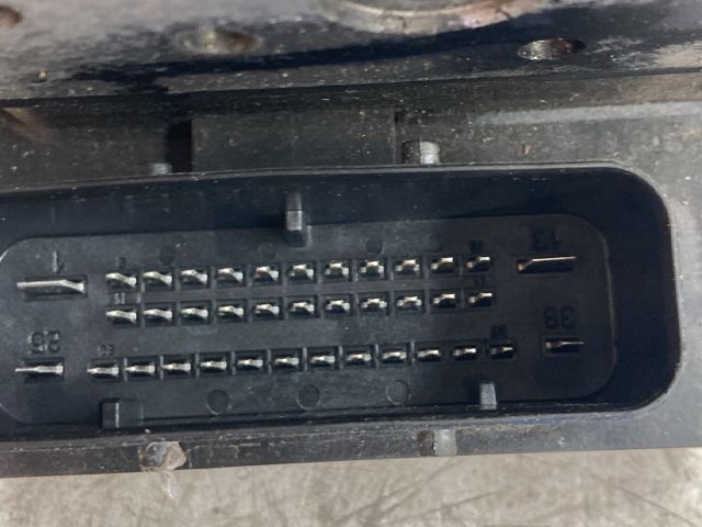 bontott BMW 5 E60 ABS Kocka