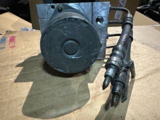 bontott BMW 5 E60 ABS Kocka