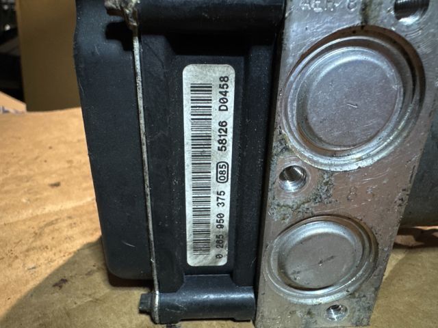 bontott BMW 5 E60 ABS Kocka