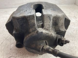 bontott BMW 5 E60 Bal első Féknyereg Munkahengerrel