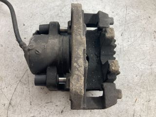 bontott BMW 5 E60 Bal első Féknyereg Munkahengerrel