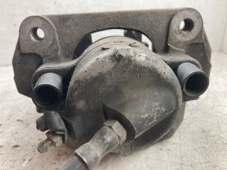 bontott BMW 5 E60 Bal első Féknyereg Munkahengerrel