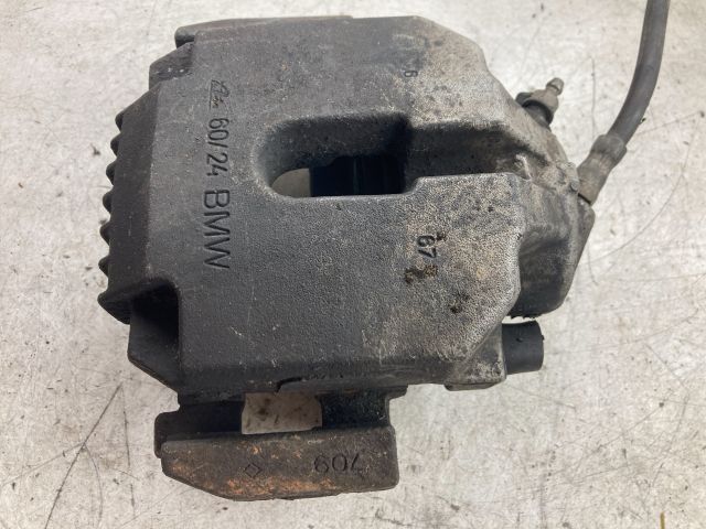 bontott BMW 5 E60 Bal első Féknyereg Munkahengerrel