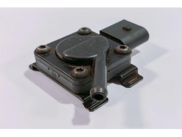 bontott BMW 5 E60 Jeladó (Magában)