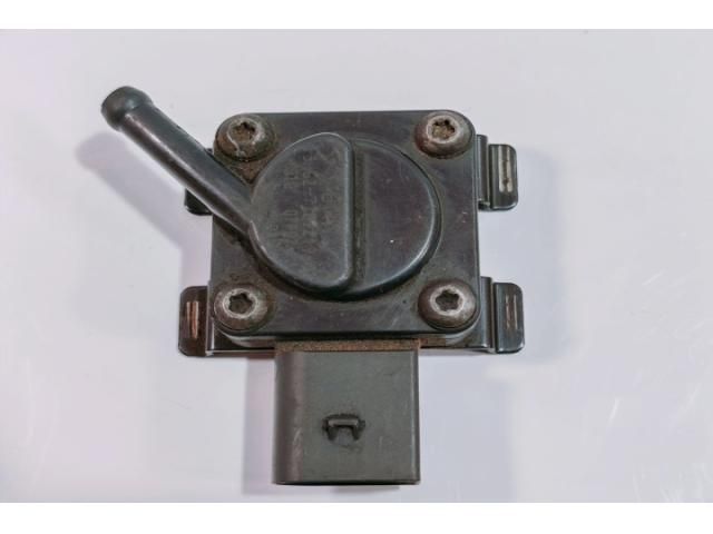 bontott BMW 5 E60 Jeladó (Magában)