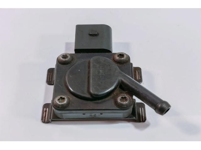 bontott BMW 5 E60 Jeladó (Magában)