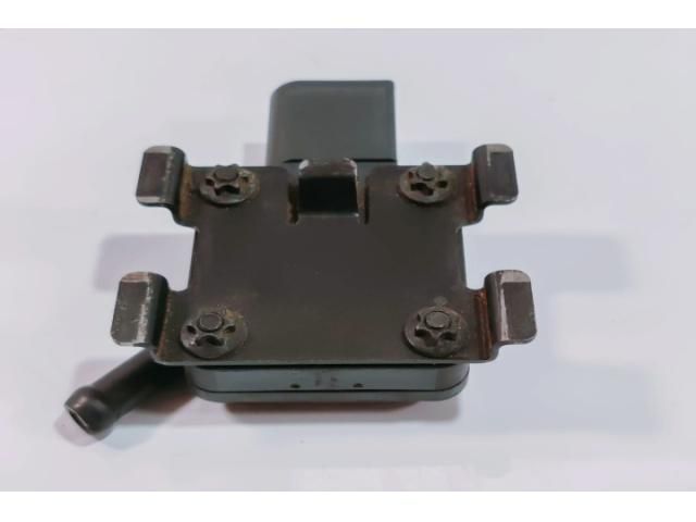 bontott BMW 5 E60 Jeladó (Magában)