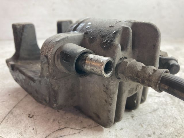 bontott BMW 5 E60 Jobb hátsó Féknyereg Munkahengerrel