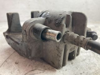 bontott BMW 5 E60 Jobb hátsó Féknyereg Munkahengerrel