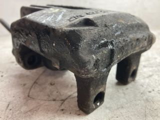 bontott BMW 5 E60 Jobb hátsó Féknyereg Munkahengerrel