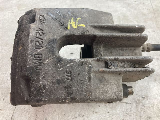 bontott BMW 5 E60 Jobb hátsó Féknyereg Munkahengerrel