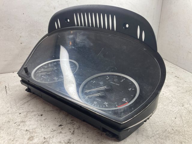 bontott BMW 5 E60 Kilométeróra