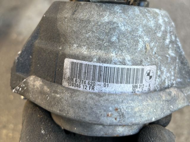 bontott BMW 5 E60 Motor Tartó Bak Jobb