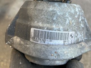 bontott BMW 5 E60 Motor Tartó Bak Jobb