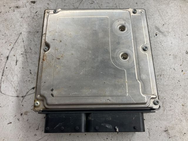 bontott BMW 5 E60 Motorvezérlő