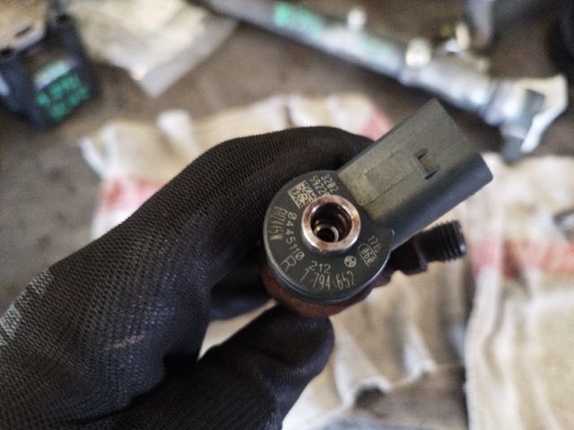 bontott BMW 5 E60 Porlasztó (1 db)